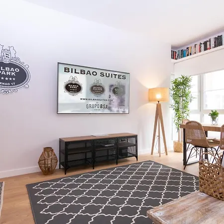 Henao Park De Suites, En Pleno Centro Con Garaje Directo Apartment