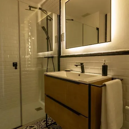 Henao Park De Suites, En Pleno Centro Con Garaje Directo Appartement