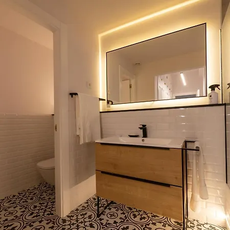 Henao Park De Suites, En Pleno Centro Con Garaje Directo Appartement