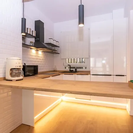 Henao Park De Suites, En Pleno Centro Con Garaje Directo Appartement