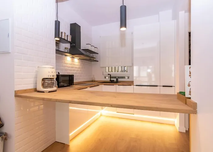 Henao Park De Suites, En Pleno Centro Con Garaje Directo Apartamento