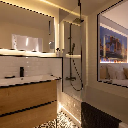 Henao Park De Suites, En Pleno Centro Con Garaje Directo Μπιλμπάο